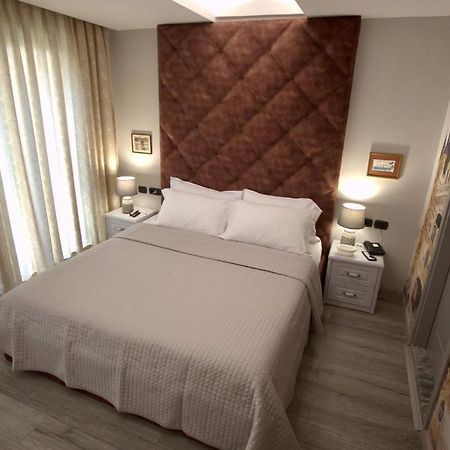 Vila Shard Boutique Hotel ติรานา ภายนอก รูปภาพ