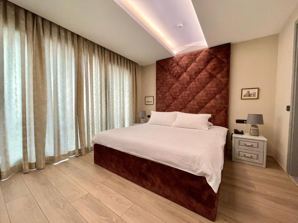 Vila Shard Boutique Hotel ติรานา ภายนอก รูปภาพ