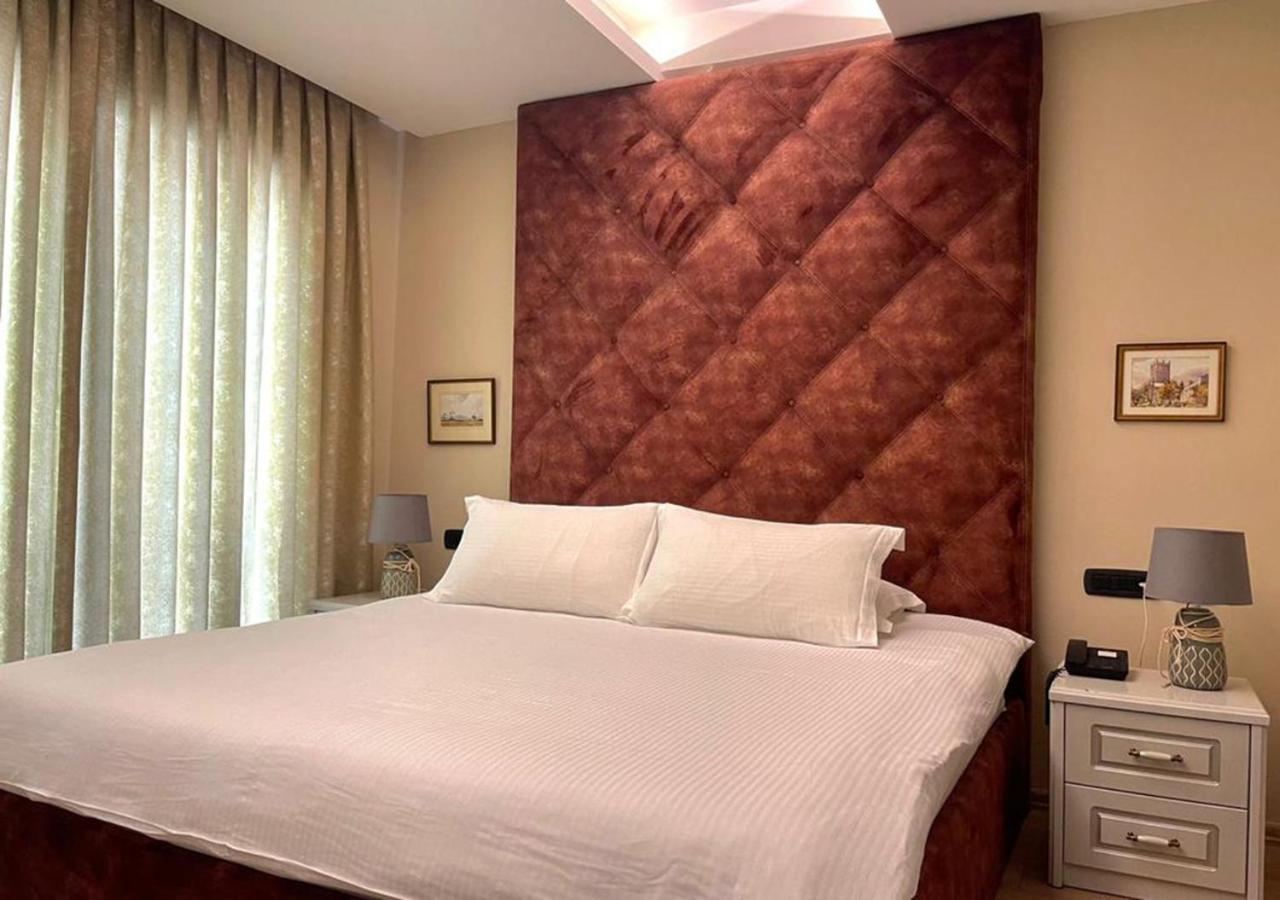 Vila Shard Boutique Hotel ติรานา ภายนอก รูปภาพ