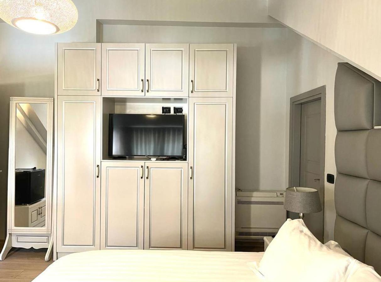 Vila Shard Boutique Hotel ติรานา ภายนอก รูปภาพ
