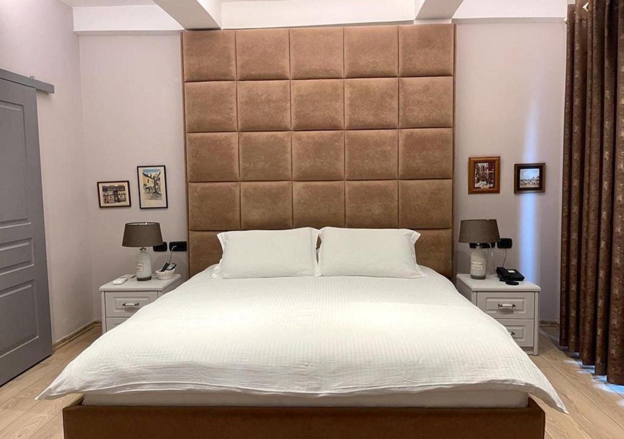 Vila Shard Boutique Hotel ติรานา ภายนอก รูปภาพ