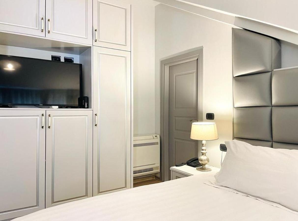 Vila Shard Boutique Hotel ติรานา ภายนอก รูปภาพ
