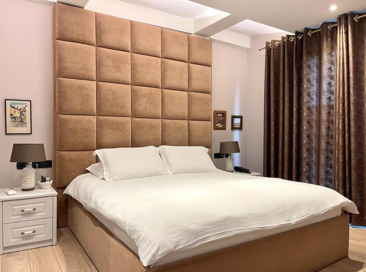 Vila Shard Boutique Hotel ติรานา ภายนอก รูปภาพ