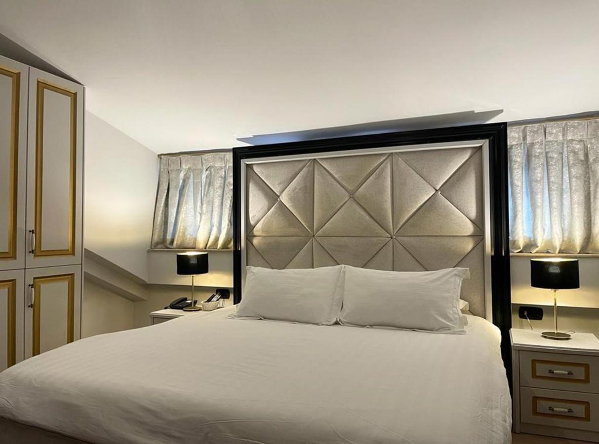Vila Shard Boutique Hotel ติรานา ภายนอก รูปภาพ